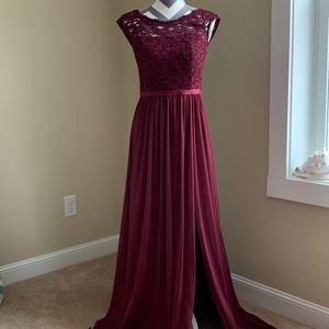 David's Bridal Wine Bridesmaid Dress EUC